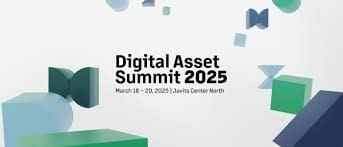 Promocijski banner Digital Asset Summit 2025 u New Yorku s geometrijskim oblicima.