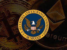 SEC logo s Bitcoin i Ethereum simbolima u pozadini, prikazuje regulatorne interese u kriptovalutama.plan za sec