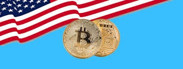 Američka zastava i Bitcoin zlatnici, kriptovaluta u SAD, digitalna valuta, simbol financija.strateška rezerva Bitcoina