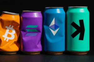 Kriptovalute: limenke Bitcoin, Solana, Ethereum i K, različitog oštećenja na tamnoj pozadini.